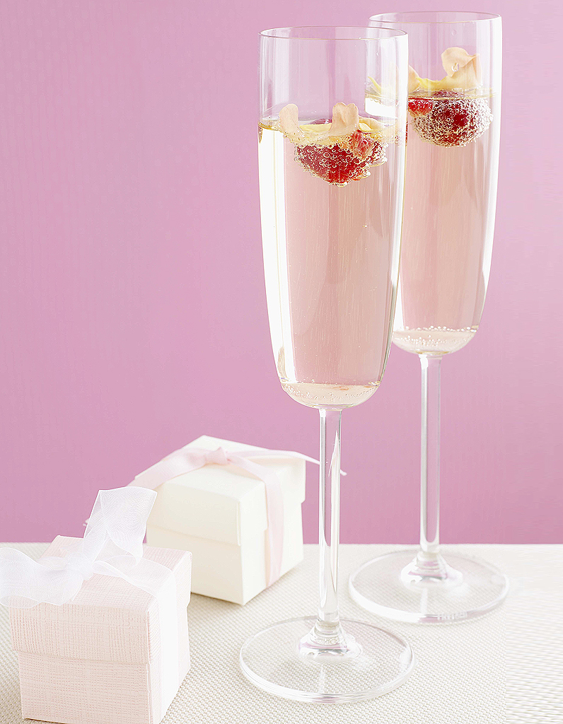 Cocktail-Rose-Rose-au-champagne-et-a-la-framboise.jpg