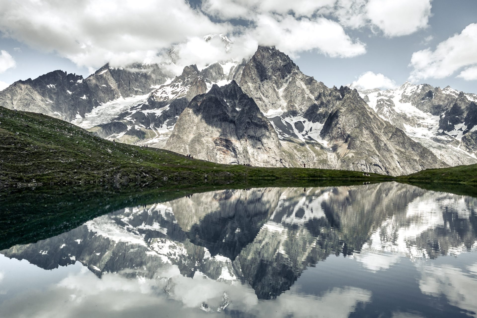 lake-checrouit_t20_VLJJvb.jpg